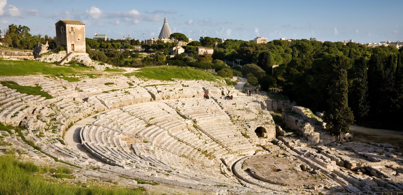 roman ampitheatre in syracuse