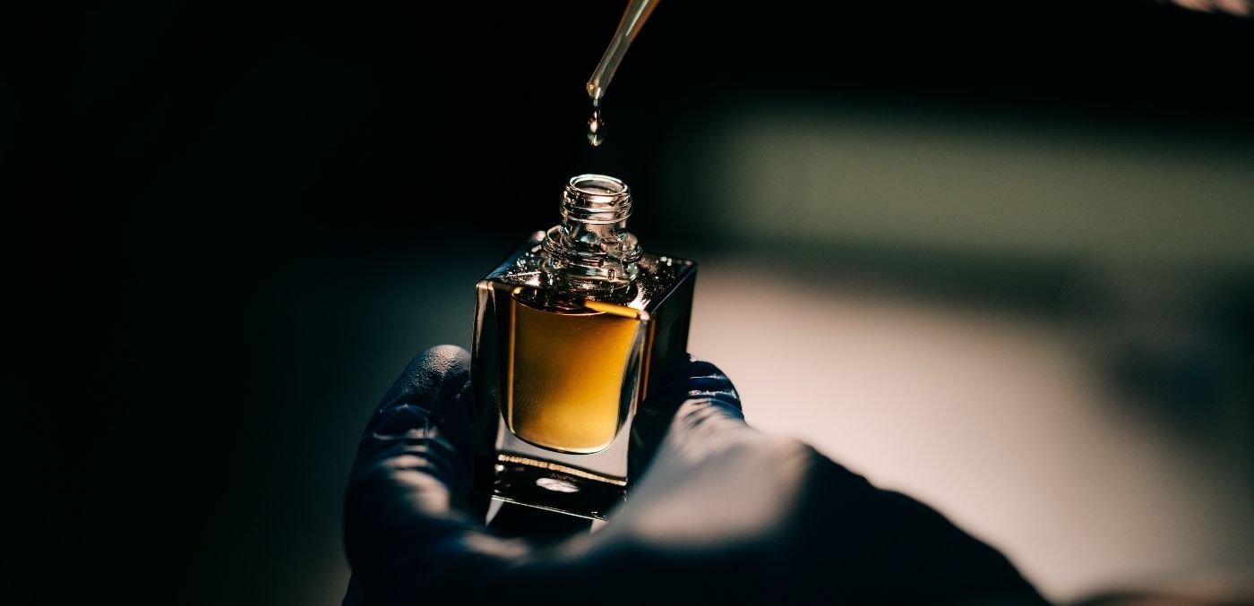 golden liquid perfume