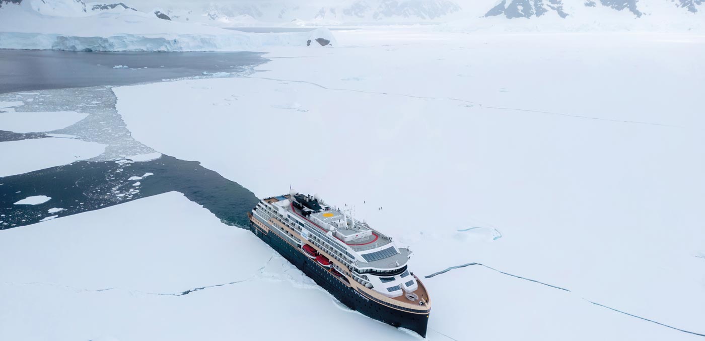 Antarctica on MS Roald Amundsen with HX