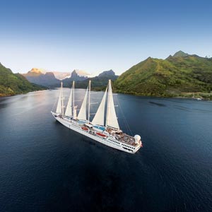 Windstar cruising Moorea