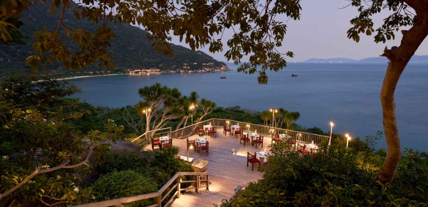 Dining by the Rocks at Six Senses Ninh Van Bay
