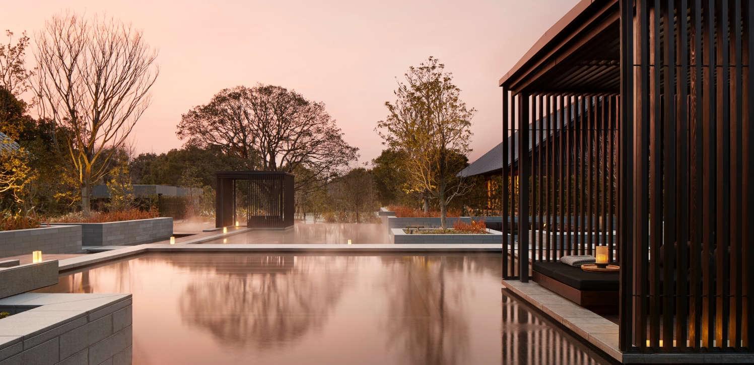 Outdoor hot spring at Amanemu