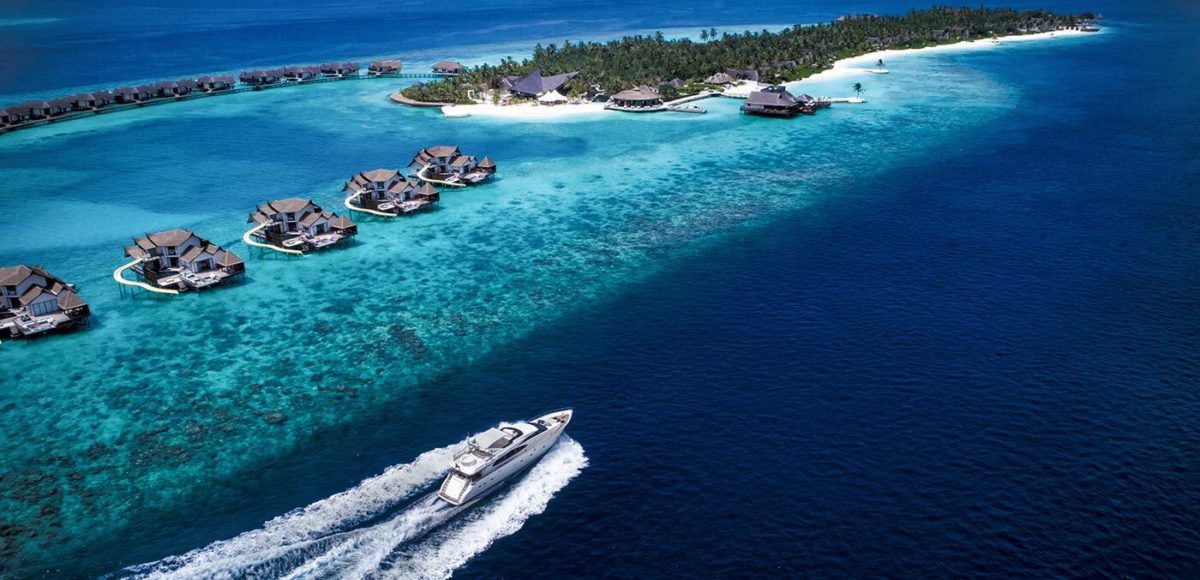 Jumeirah Vittaveli, MY Vittaveli with Resort Aerial West