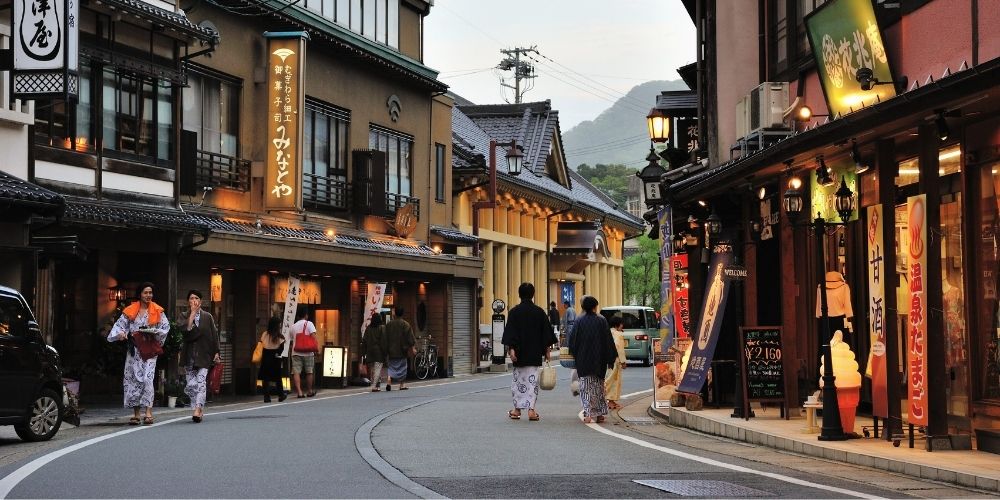 Japanese onsen etiquette